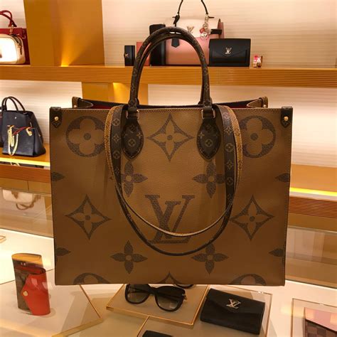 louis vuitton on the go tote bag|Louis Vuitton onthego mm bag.